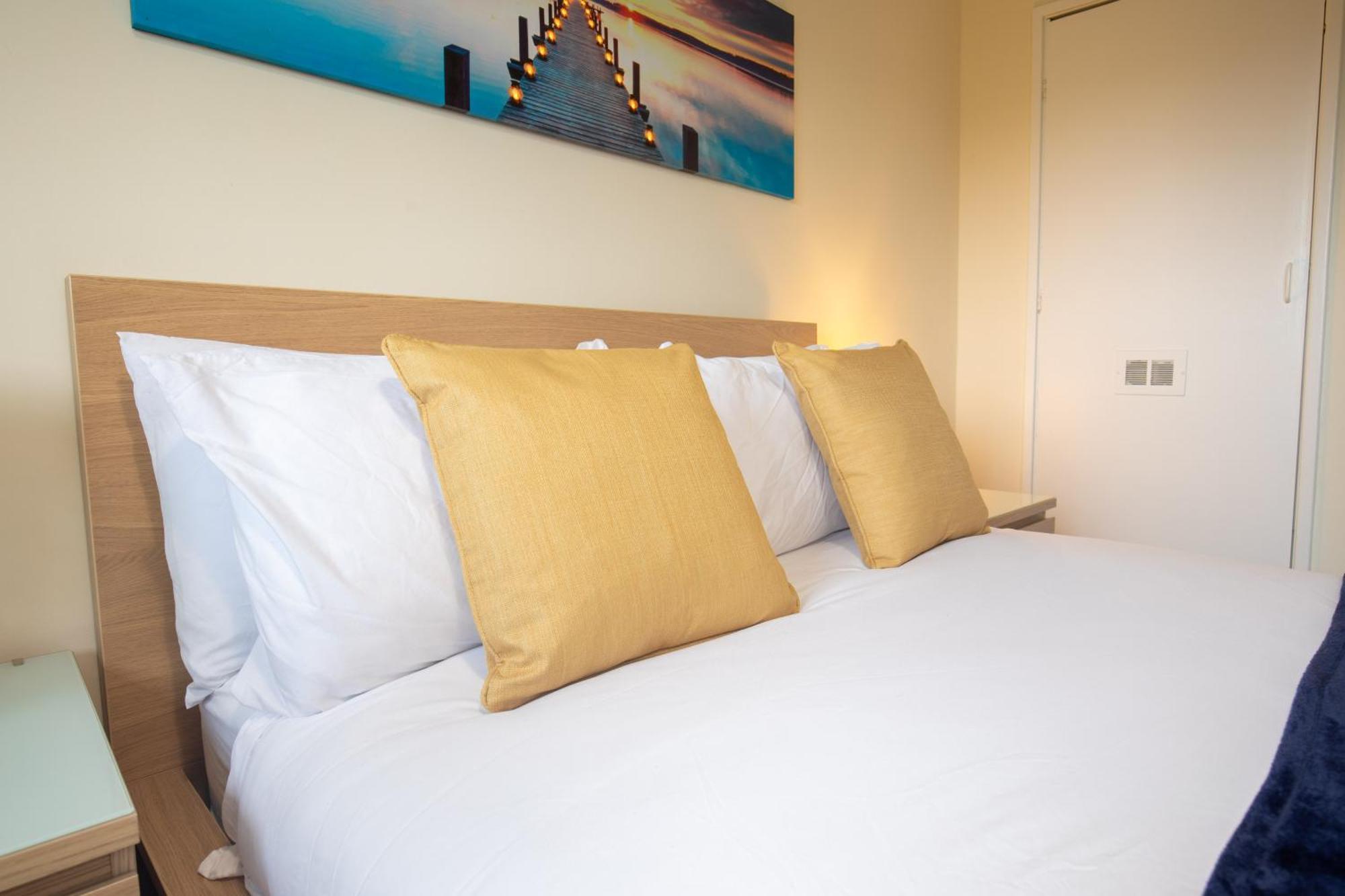 Leconfield Close - Comfy House And Free Parking كينغستون أبون هول المظهر الخارجي الصورة