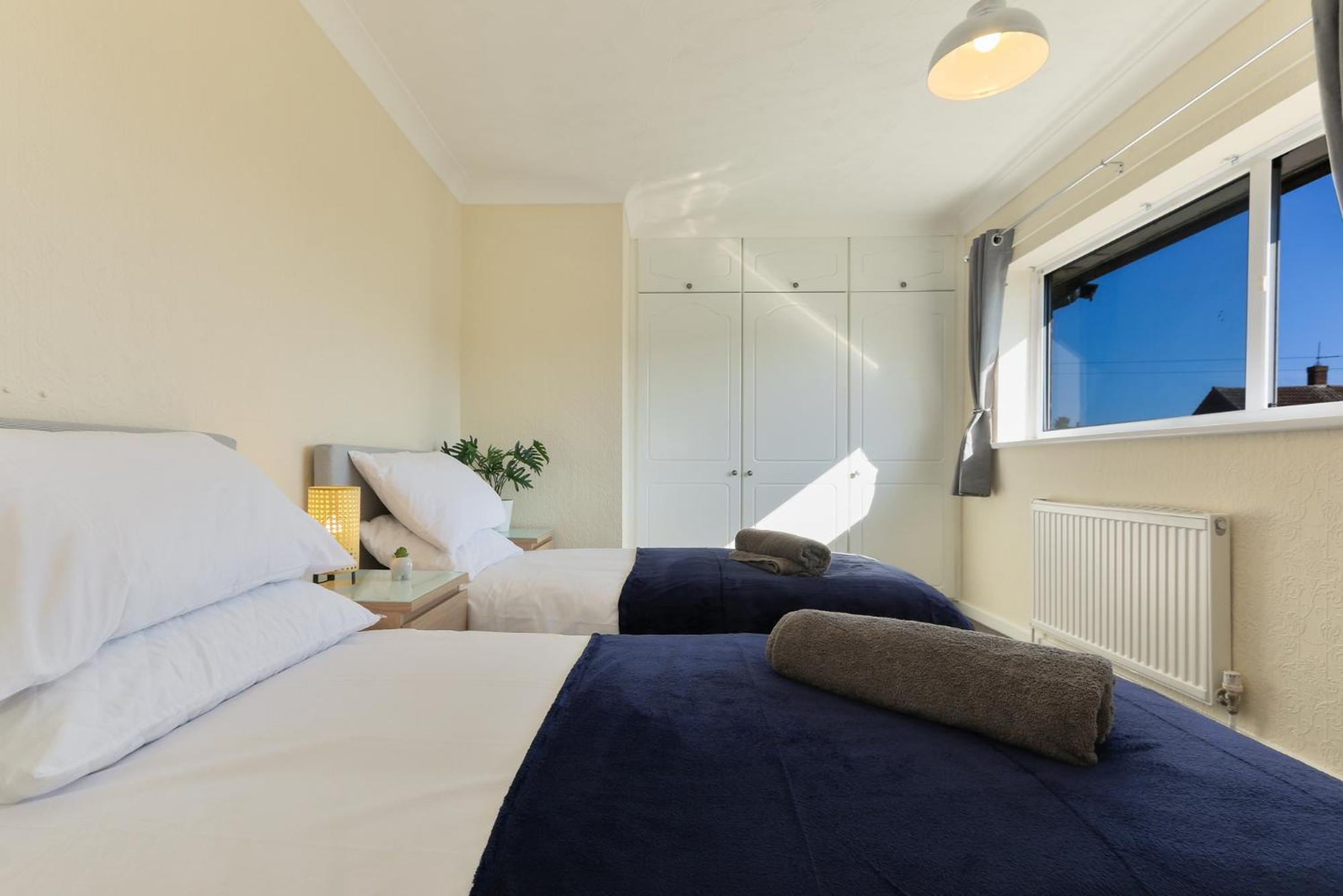 Leconfield Close - Comfy House And Free Parking كينغستون أبون هول المظهر الخارجي الصورة