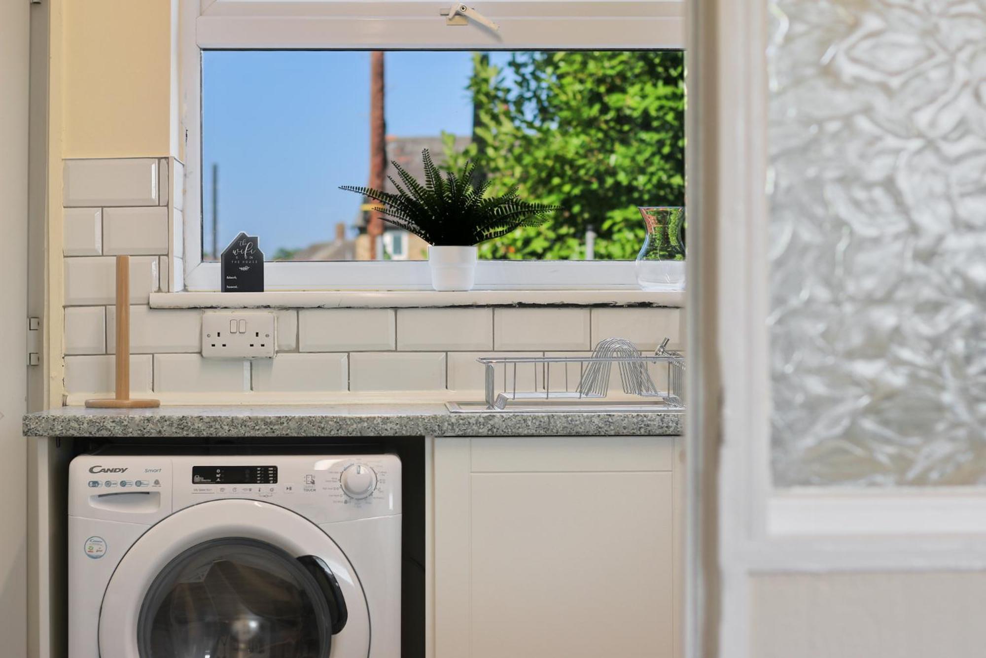 Leconfield Close - Comfy House And Free Parking كينغستون أبون هول المظهر الخارجي الصورة