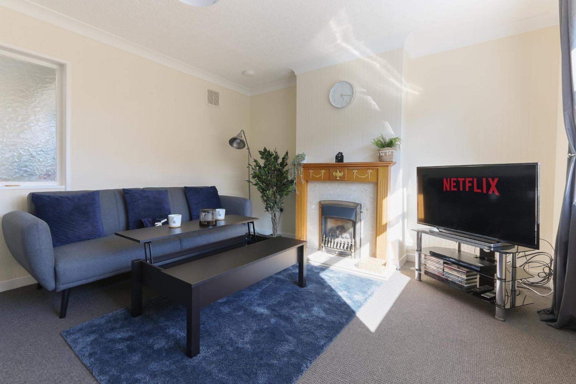 Leconfield Close - Comfy House And Free Parking كينغستون أبون هول المظهر الخارجي الصورة